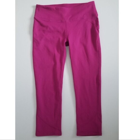 Fabletics Women’s Magenta Crop Leggings. - Picture 1 of 3